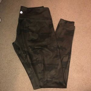 CAMO LULU LEMON LEGGINGS